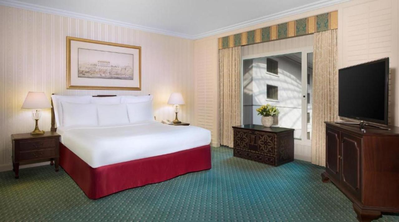 Готель The Bristol By Royal Orchid Management Дубай